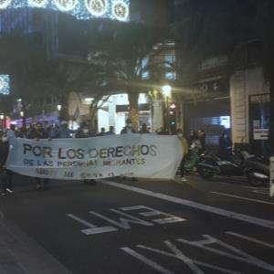 Hundreds of People Protest in Valencia for Migrants Rights